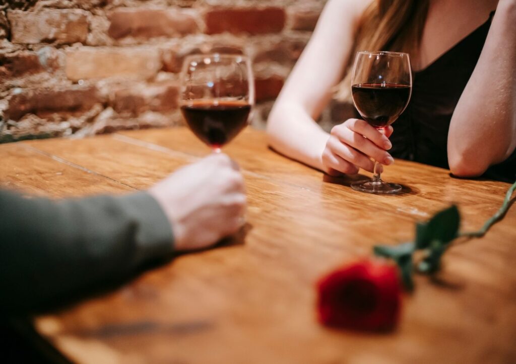 wine-tasting-date-idea